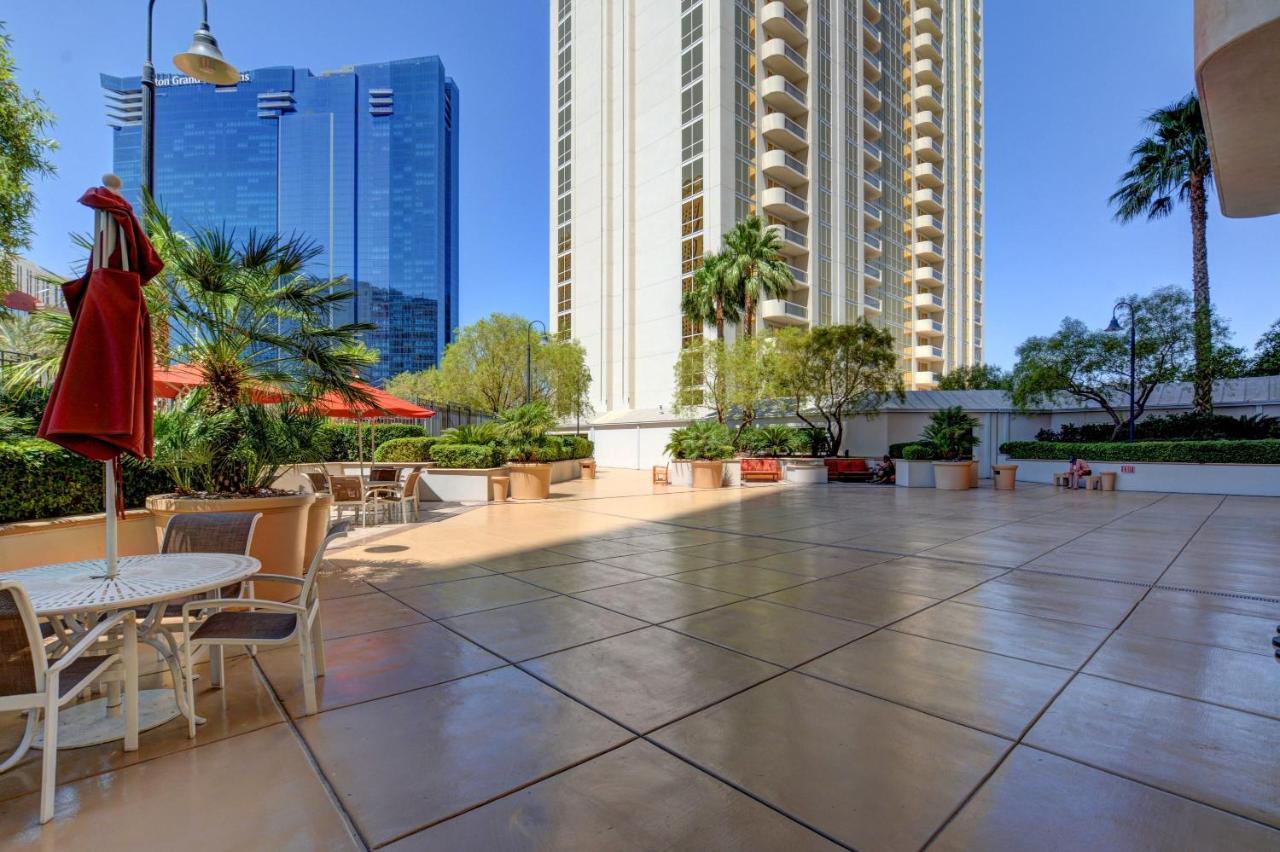 Mgm Signature-27-805 F1 Track & Strip View Balcony Las Vegas Exterior photo